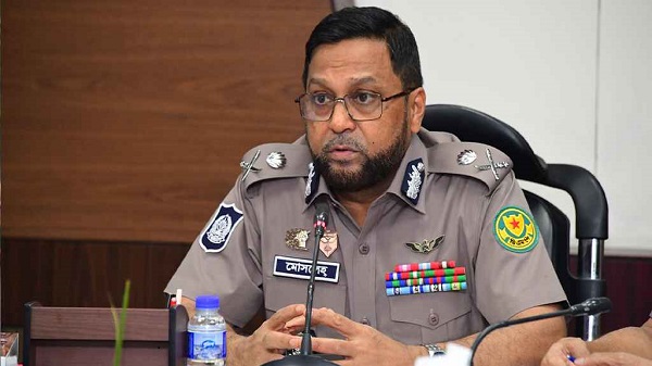ঈদযাত্রায় সব সংস্থাকে সমন্বিতভাবে দায়িত্ব পালনের অনুরোধ ডিএমপি কমিশনারের 