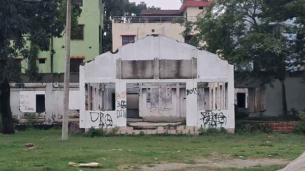 আ.লীগ অফিস থেকে হেরোইনসহ তরুণী গ্রেপ্তার