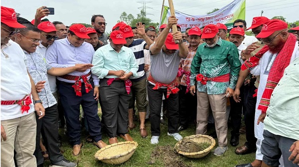 ভালুকায় বাঁকা ও কুচখালী খাল পুনঃখনন কাজের উদ্বোধন