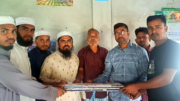 সুবিধাবঞ্চিত এতিম শিক্ষার্থীদের পাশে প্রবাসী সাজু