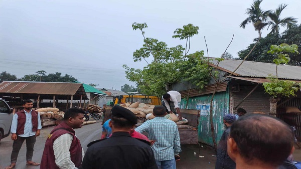মাদারগন্জে র‍্যাবের অভিযানে ভিজিডির ৪৬ বস্তা চাল উদ্ধার