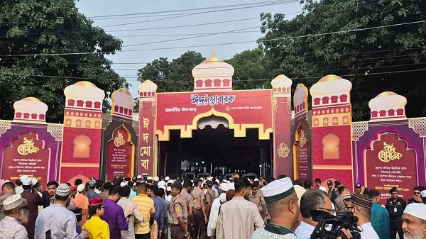 জাতীয় ঈদগাহে ঈদুল আজহার প্রধান জামাত অনুষ্ঠিত