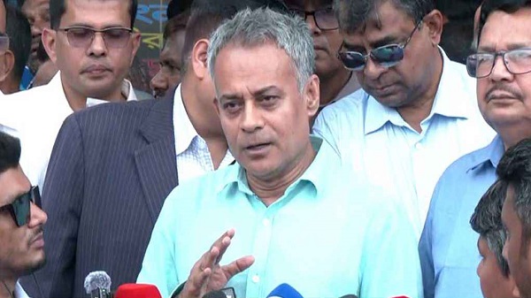 নির্ধারিত ভাড়ায় স্বস্তিতে বা ড়ি ফিরছে মানুষ: সেতুমন্ত্রী