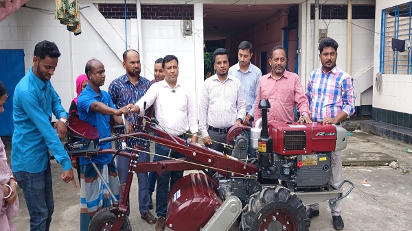 ছাতকে ব্র্যাকের উদ্যোগে প্রান্তিক কৃষকদের মাঝে পাওয়ার টিলার ও ভার্মি কম্পোস্ট বিতরণ
