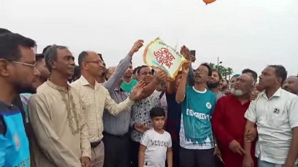 ময়মনসিংহে সদর সাব-রেজিস্ট্রি অফিসের ফুটবল টুর্নামেন্টের উদ্বোধন