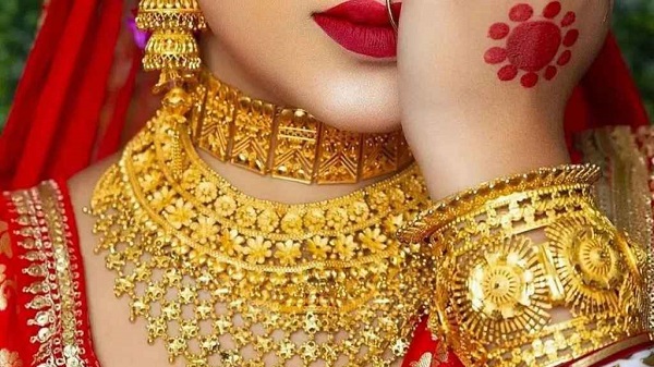একদিনের ব্যবধানে ফের সোনার দামে বড় পতন