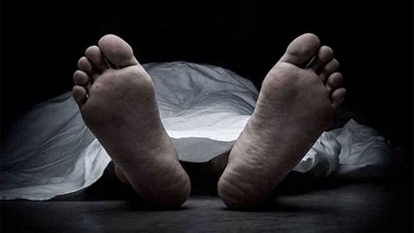 সাতক্ষীরায় নিজ ঘর থেকে এক নারীর মরদেহ উদ্ধারর