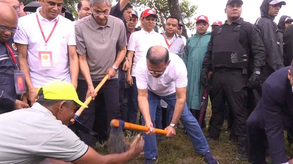বাবার স্মৃতিবিজড়িত ‘পাতলী খাল’ পুনঃখনন করলেন প্রধানমন্ত্রী