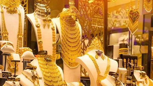 সোনার দাম আরও কমলো