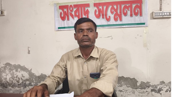 সংবাদ সম্মেলনে হামলা ও প্রাণনাশের হুমকির অভিযোগ, নিরাপত্তা চাইলেন শ্রীপুরের বাসিন্দা