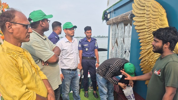 টাঙ্গুয়ার হাওরে পরিবেশবিধি লঙ্ঘন: হাউসবোটকে জরিমানা