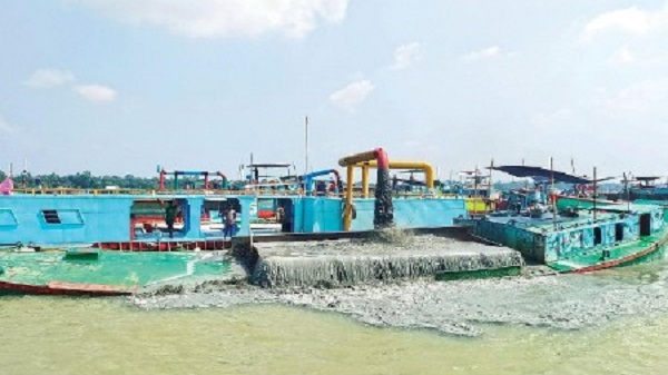 ঝালকাঠিতে নদীভাঙন বাড়ার আশঙ্কা, সুগন্ধা নদীতে অবৈধ বালু উত্তোলন