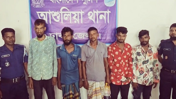 আশুলিয়ায় পুলিশের তিন অভিযানে ইয়াবা-গাঁজাসহ ৫ মাদক কারবারি গ্রেফতার