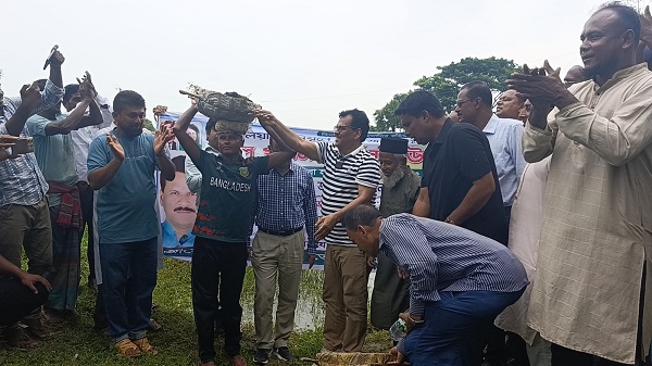 তালায় খাল সংস্কার ও জলাবদ্ধতা নিরসন কার্যক্রমের উদ্বোধন