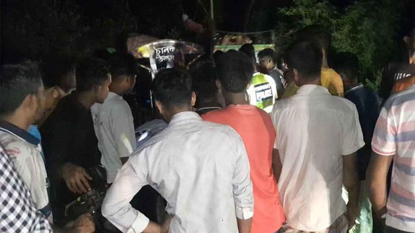 পাবনায় সড়ক দুর্ঘটনায় শিশুসহ নিহত ২