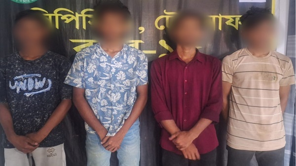 টেকনাফের গহীন পাহাড়ে যৌথ অভিযান, অপহৃত ৪ তরুণ উদ্ধার
