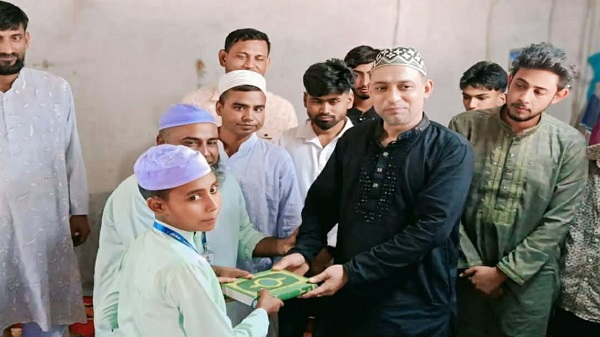 নন্দীগ্রামে এতিম শিক্ষার্থীদের মাঝে শিক্ষা উপকরণ বিতরণ
