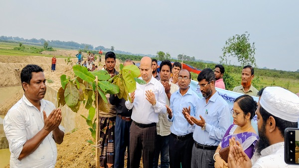 নাচোলে বৃক্ষরোপণ কর্মসূচির শুভ উদ্বোধন