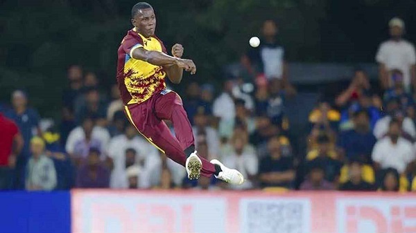 ৫ উইকেটে মুস্তাফিজকে ছাড়িয়ে বিশ্বরেকর্ডে শামার জোসেফ