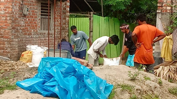 পুলিশের হস্তক্ষেপে বন্ধ হওয়া কাজ আবার শুরু, আদালতের আদেশ অমান্যের অভিযোগ