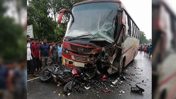 বাস-মোটরসাইকেলের মুখোমুখি সংঘর্ষে নিহত ২