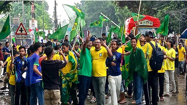 দিনাজপুরে ব্রাজিল ভক্তদের বর্ণাঢ্য র্যালি