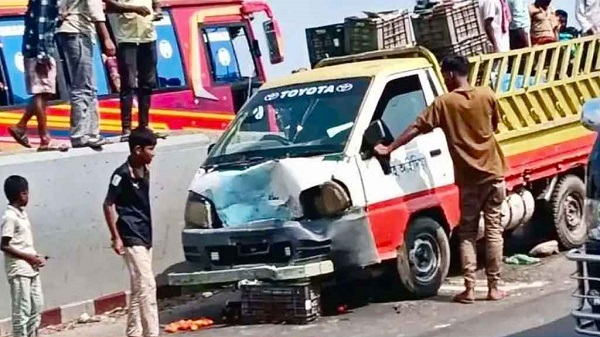 পিকআপের ধাক্কায় বাবা-ছেলে নিহত