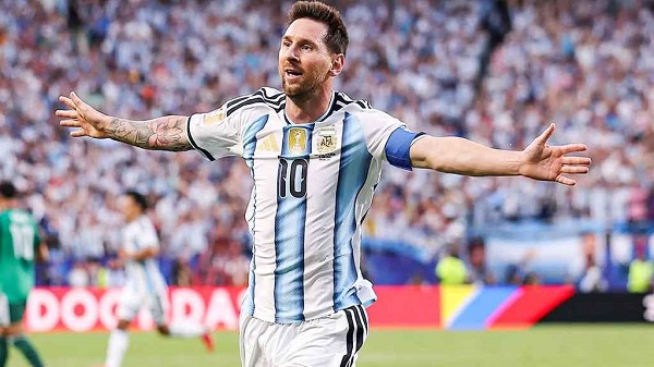 একই দিনে যে দুই ইতিহাসের নায়ক হলেন মেসি