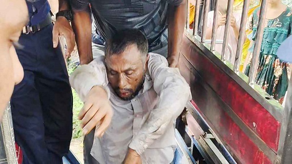 কিশোরীকে ধ’র্ষ’ণের চেষ্টা, গণপিটুনির পর পুলিশের কাছে সোপর্দ
