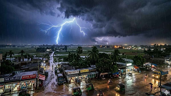 রাতে ১০ জেলায় ঝড় ও বজ্রবৃষ্টির শঙ্কা