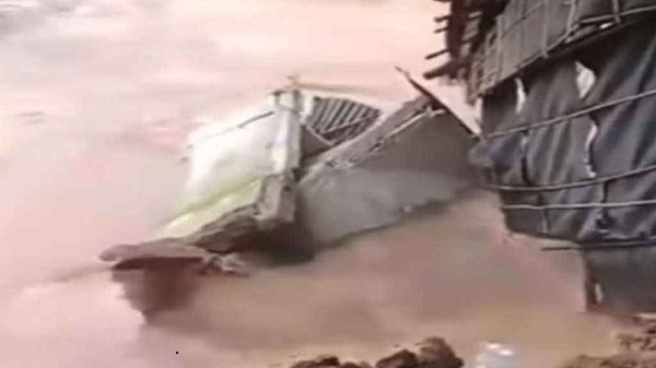 পাহাড়ি ঢলে ঘরের সঙ্গে ভেসে গেলেন মানসিক ভারসাম্যহীন যুবক