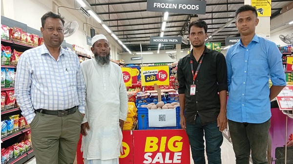পাটগ্রামে উত্তম কৃষি চর্চায় উৎপাদিত নিরাপদ আলু বিক্রি শুরু স্বপ্ন আউটলেটে
