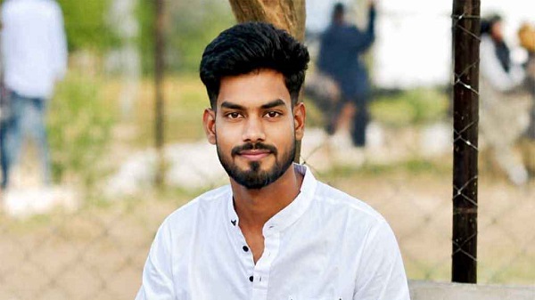 ফুটবল খেলতে গিয়ে বজ্রপাতে যুবকের মৃত্যু