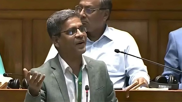 ‘রিকশায় চড়া অনেকেই এখন প্রাডোতে চড়ে জুলাই চেতনা বিক্রি করেন’