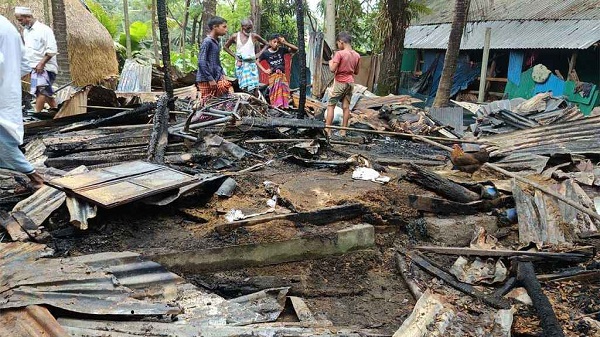 ‘পল্লি বিদ্যুতের অবহেলায়’ পুড়ল কৃষকের বসতঘরসহ ৪ গরু