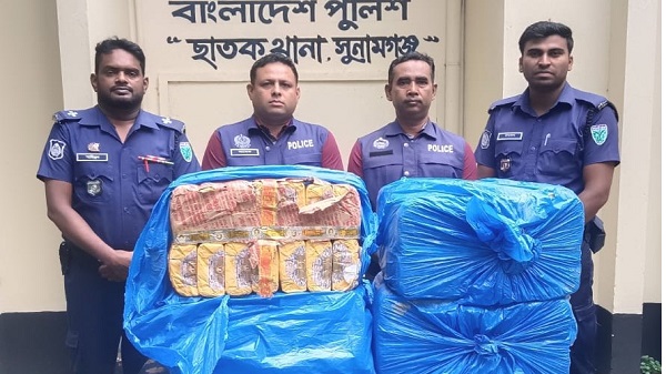 ছাতকে নৌকা থেকে নামানোর সময় নিষিদ্ধ বিড়ি উদ্ধার