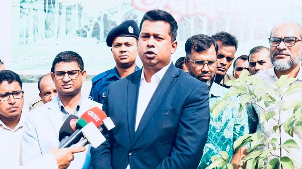 শুধু গাছ লাগালেই হবে না পরিচর্যা করে বাঁচাতে হবে-চট্টগ্রামের ডিসি