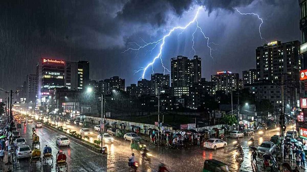 রাতে ঢাকাসহ ১৭ অঞ্চলে ঝড় ও বজ্রবৃষ্টির আভাস