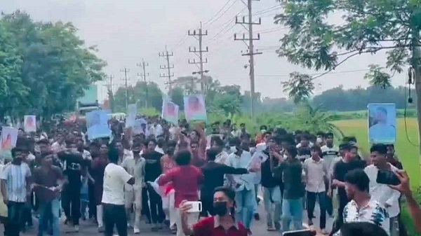 ঢাকা-চট্রগ্রাম মহাসড়কে ছাত্রলীগের ঝটিকা মিছিল, ধরা ৪৫