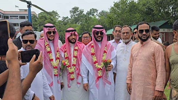 কর্মচারীর বিয়ে খেতে ব্রাহ্মণবাড়িয়ায় উড়ে এলেন সৌদির কফিল