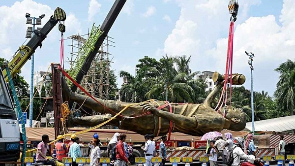 কলকাতা থেকে সরিয়ে ফেলা হলো মেসির ৭০ ফুটের ভাস্কর্য