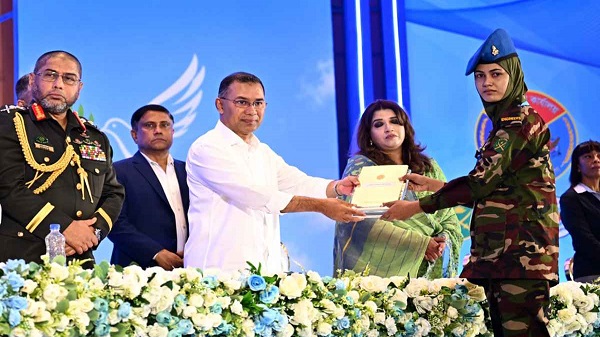 সুদানে শহীদ ৬ শান্তিরক্ষীর পরিবারের হাতে সম্মাননা দিলেন প্রধানমন্ত্রী