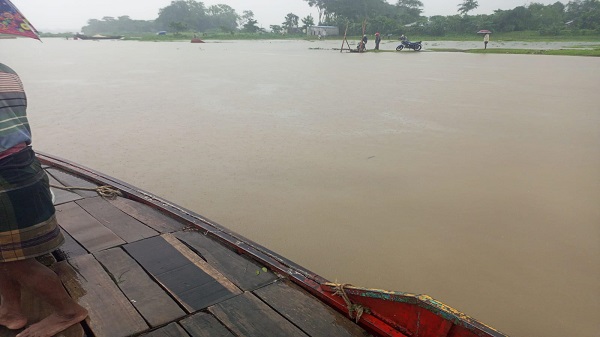 সুনামগঞ্জে পাহাড়ি ঢল ও টানা বৃষ্টিতে দোয়ারাবাজারের নিম্নাঞ্চল প্লাবিত