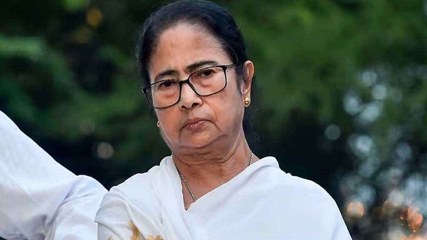 হাদি হত্যাকাণ্ড নিয়ে মন্তব্য, মমতার বিরুদ্ধে রাষ্ট্রদ্রোহের মামলা