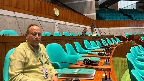 বিরক্ত হয়ে এমপিকে ধমক দিলেন প্রধানমন্ত্রী, ঘটনা কী?