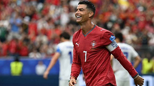 ২ গোলে রোনালদোর ৬ রেকর্ড