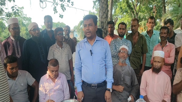 আশাশুনি সদর বাজারের স্থায়ী উন্নয়ন নিয়ে মতবিনিময় সভা অনুষ্ঠিত