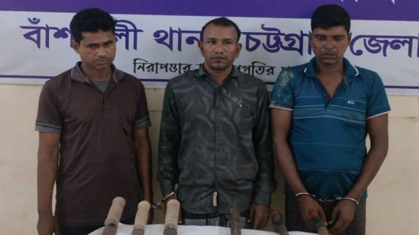 বাঁশখালীতে ডাকাতির প্রস্তুতিকালে পুলিশের অভিযানে তিন ডাকাত গ্রেফতার
