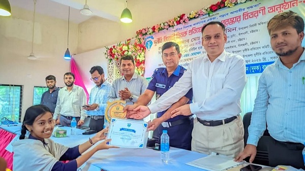 বাঁশখালীতে দুদকের দুর্নীতিবিরোধী বিতর্ক প্রতিযোগিতা, তরুণদের সততা চর্চার আহ্বান