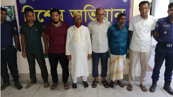 কালীগঞ্জে পুলিশের বিশেষ অভিযানে আওয়ামী লীগ ও যুবলীগের পাঁচ নেতা আটক